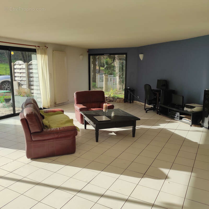 Maison à CHAMPCEVINEL