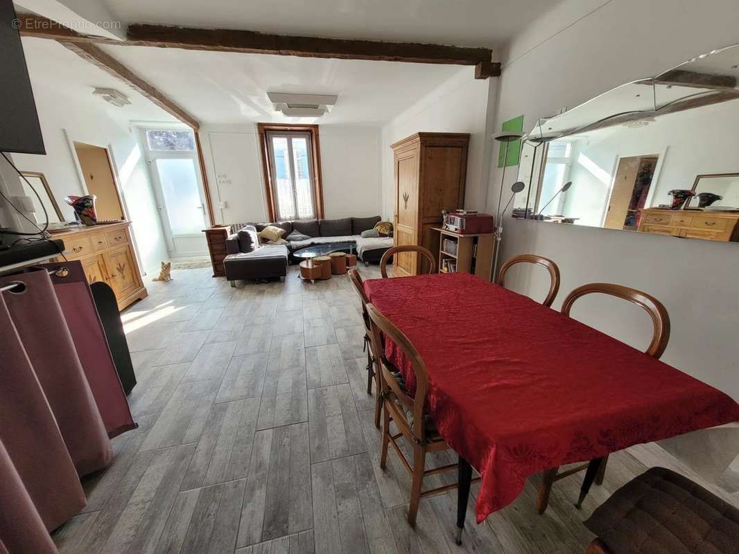 Maison à SAINT-JEAN-D&#039;ANGELY