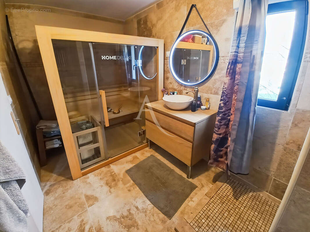 Maison à SAINT-ETIENNE-DU-ROUVRAY