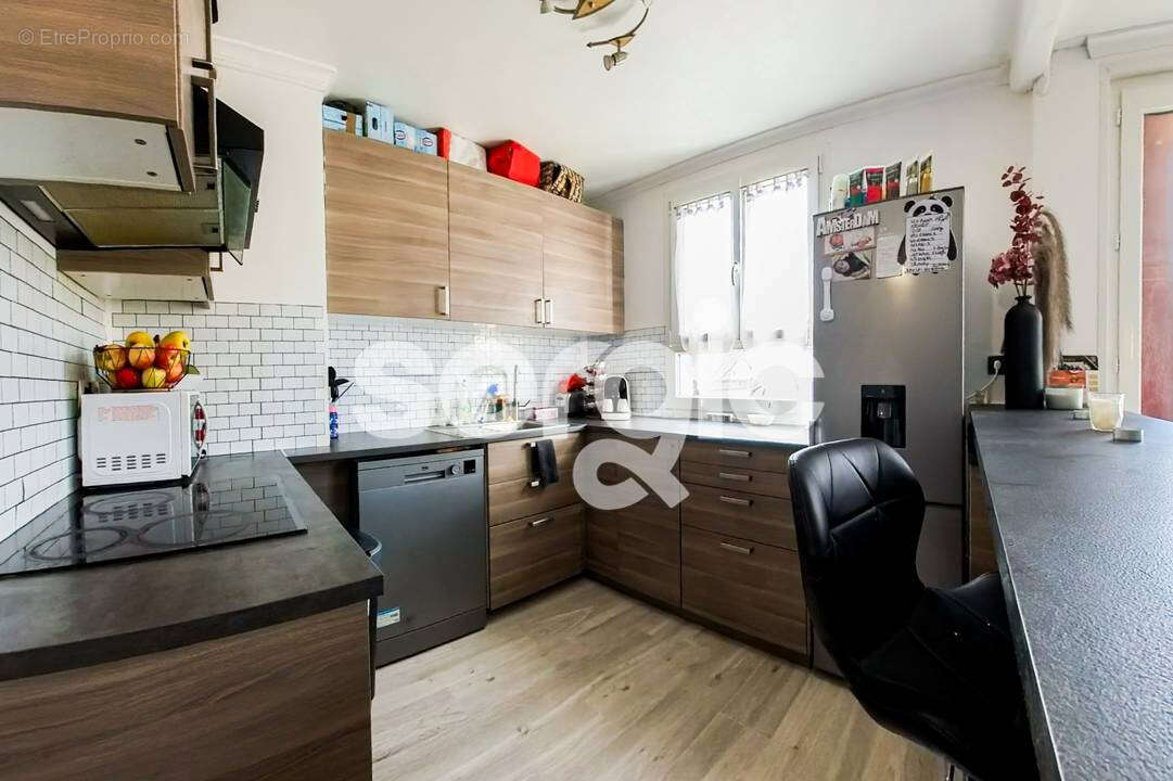 Appartement à SAINTE-GENEVIEVE-DES-BOIS