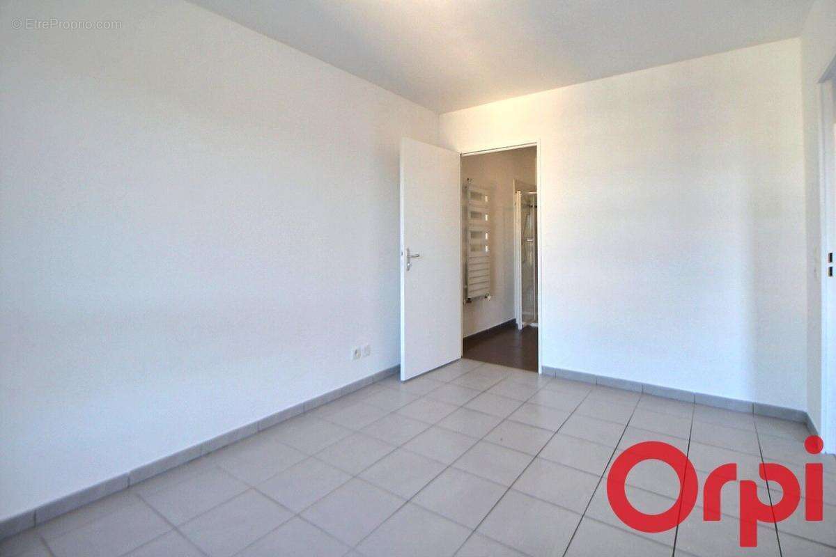 Appartement à MARSEILLE-2E