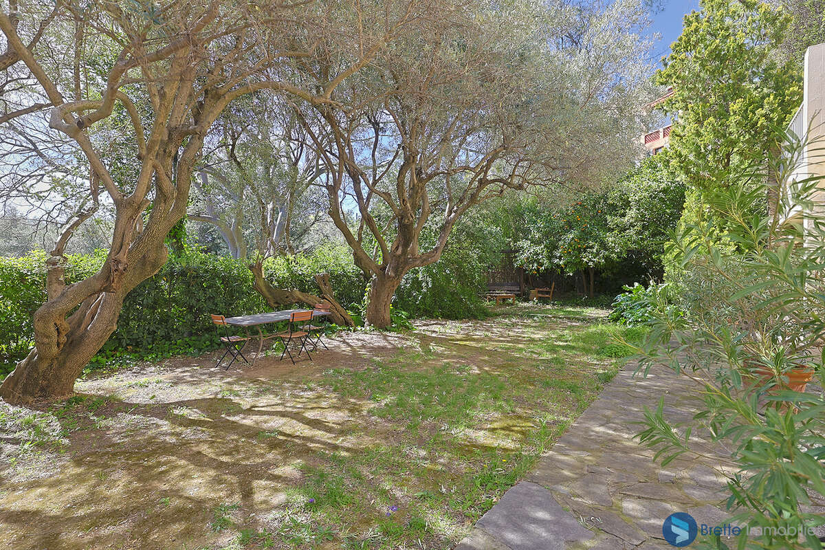 Toulon faron - maison d'architecte t8 sur terraun de 1530m2 arbore - photo 8