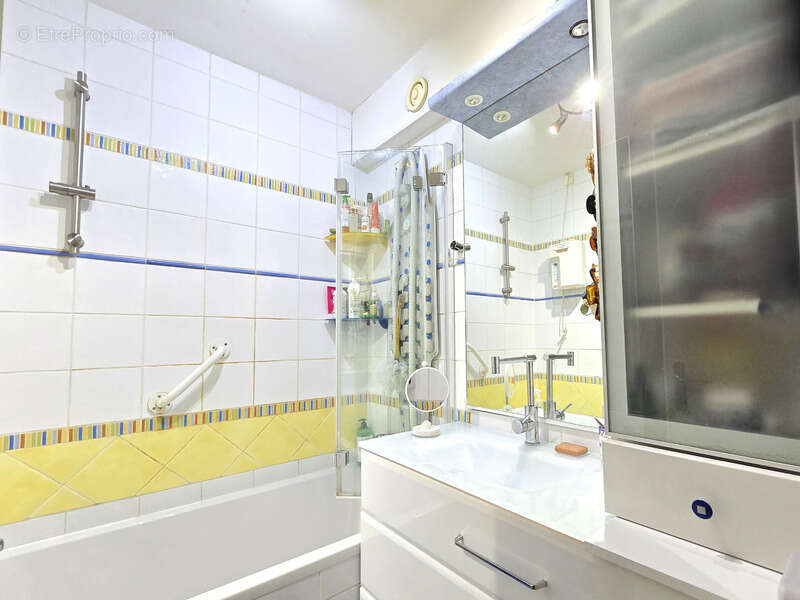 Appartement à FONTENAY-LE-FLEURY