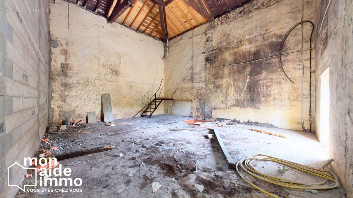 Maison à SAINT-QUENTIN-DE-BARON