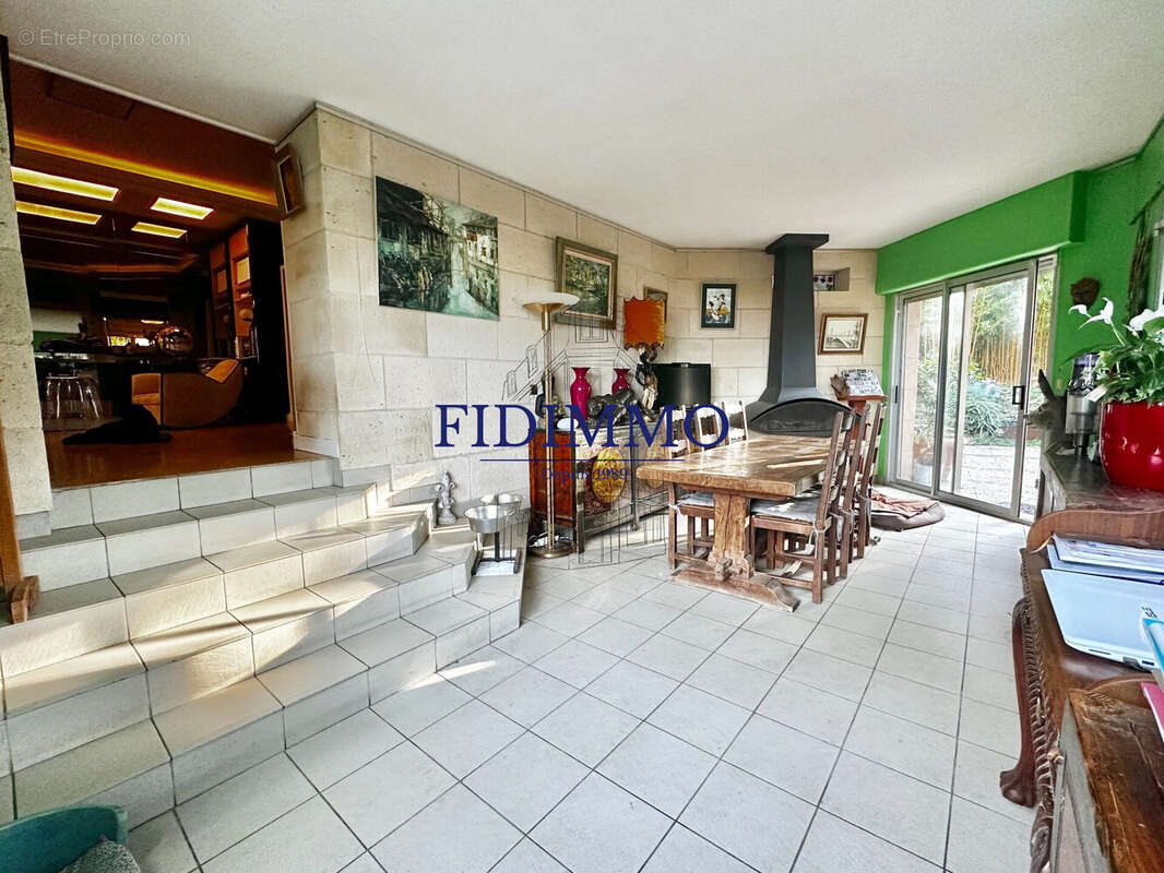 Maison à CHENNEVIERES-SUR-MARNE