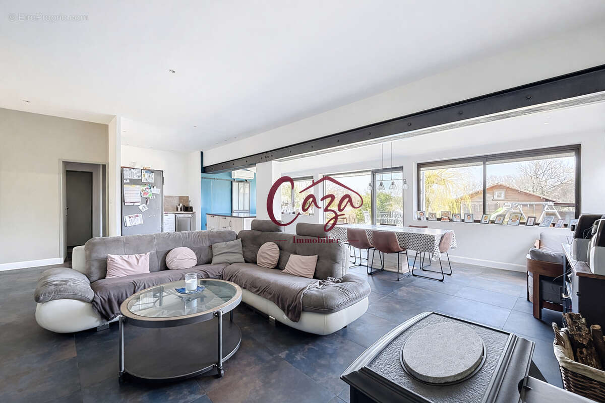 Maison à FARGUES-SAINT-HILAIRE