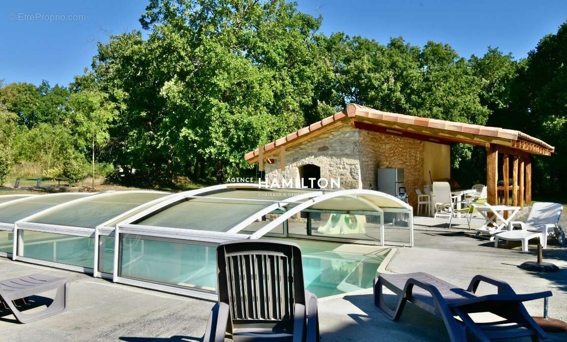 Superbe maison en pierre rénovée, avec bois et terrains attenants - photo 13