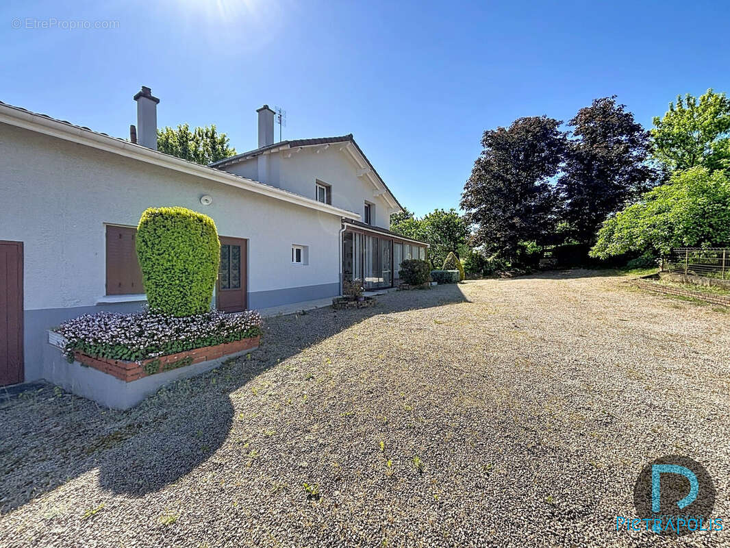 Maison à VONNAS