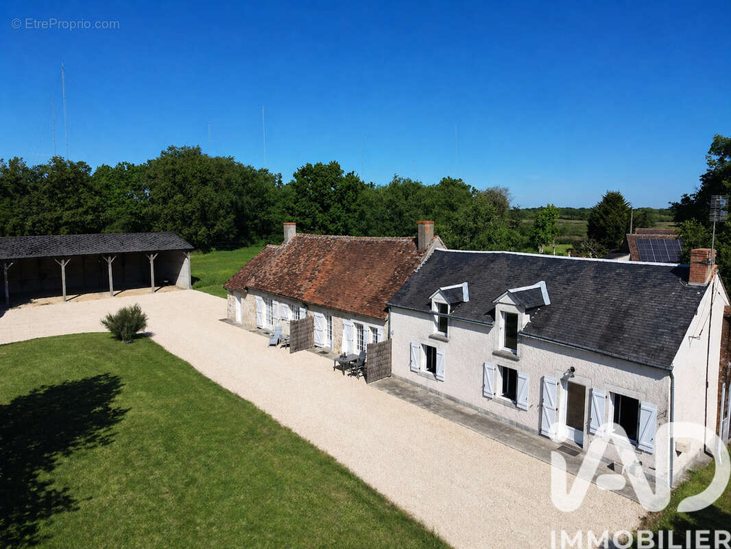 Maison 333 m² à Migne  - photo 2