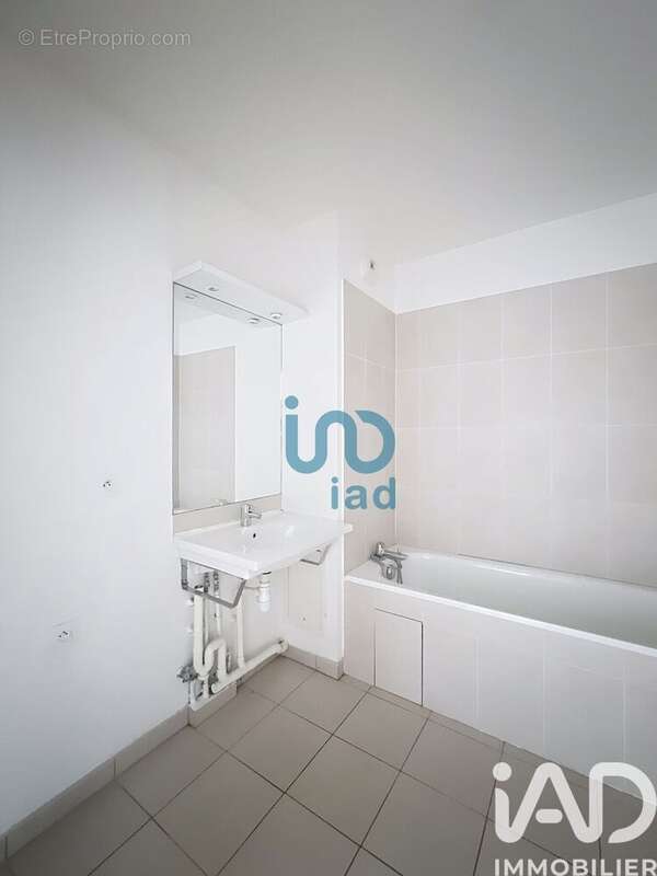 Photo 8 - Appartement à BUSSY-SAINT-GEORGES