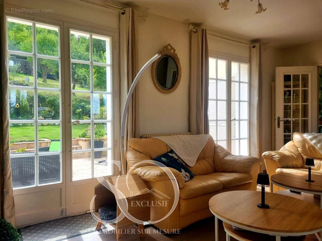 Maison à MEZIERES-SUR-SEINE