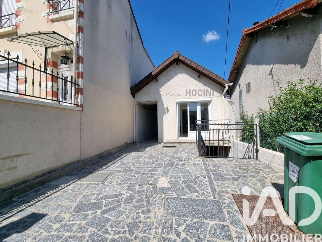 Maison 103 m² à Villeneuve-Le-Roi  - photo 2