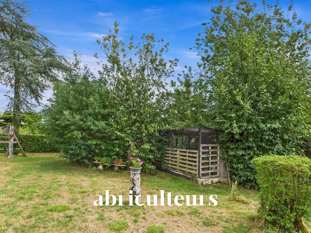 Maison à SAINT-HERBLON