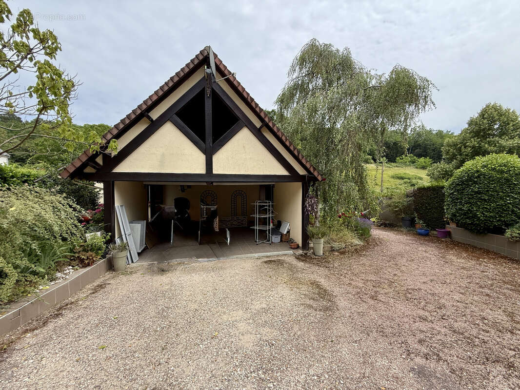 Magnifique propriété type 6 sur 1900 m2 de terrain sur sous-sol total - photo 9