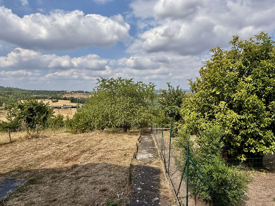 Cagnac les Mines - Maison T5 - 112 m2 - environ 1500 m2 - Superbe point de vue. - photo 17
