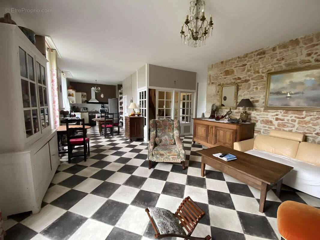 Maison à CEAUX-EN-COUHE