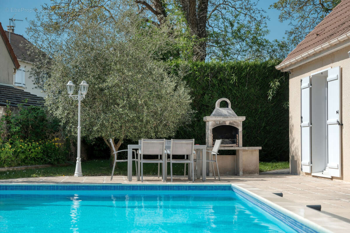 Maison à BONNELLES