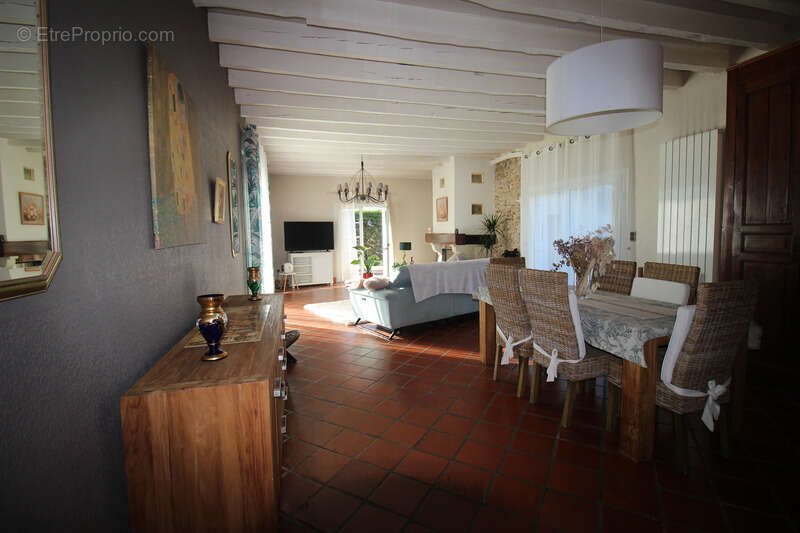 Maison à UCHACQ-ET-PARENTIS