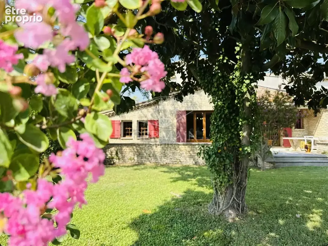 Maison à L'ISLE-SUR-LA-SORGUE