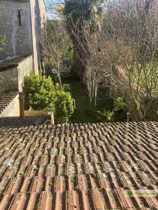 Maison à AIGRE
