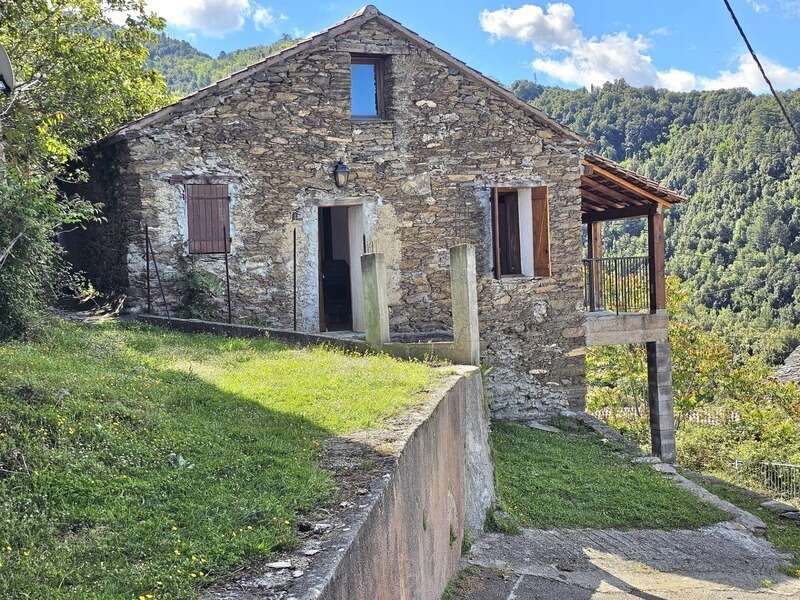 Deux maisons de village en pierre, 150 m2 à rénover avec jardin et caves aménageables à SAN LORENZO, HAUTE CORSE (20) - photo 13