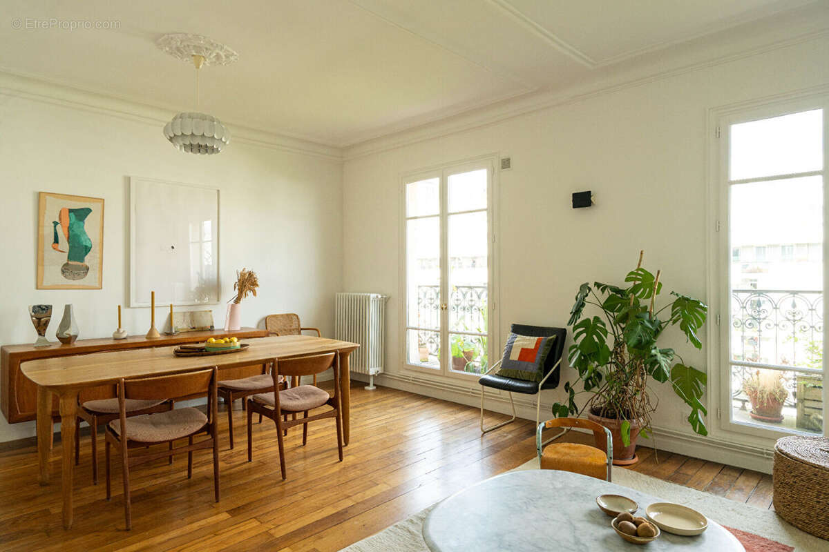 Paris 19ème - Appartement familial traversant - 4 pièces - 72m² - Balcon, étage élevé et charme de l'ancien - photo 2