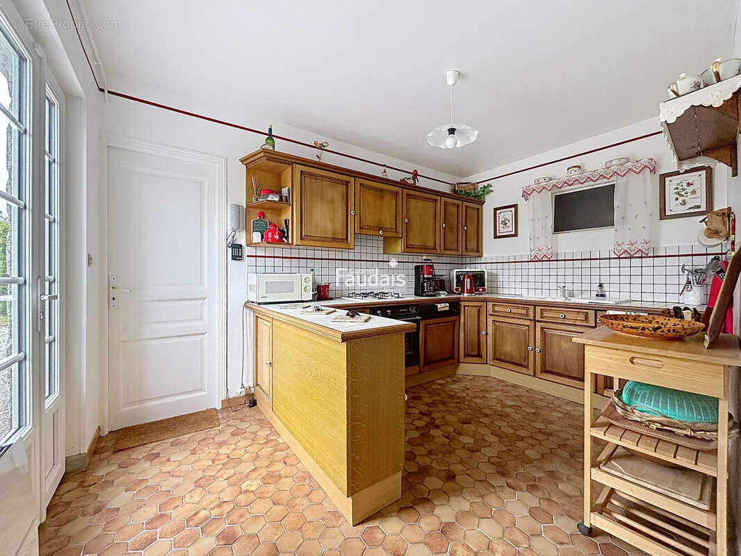 Maison 153 m² à Blosville  - photo 8