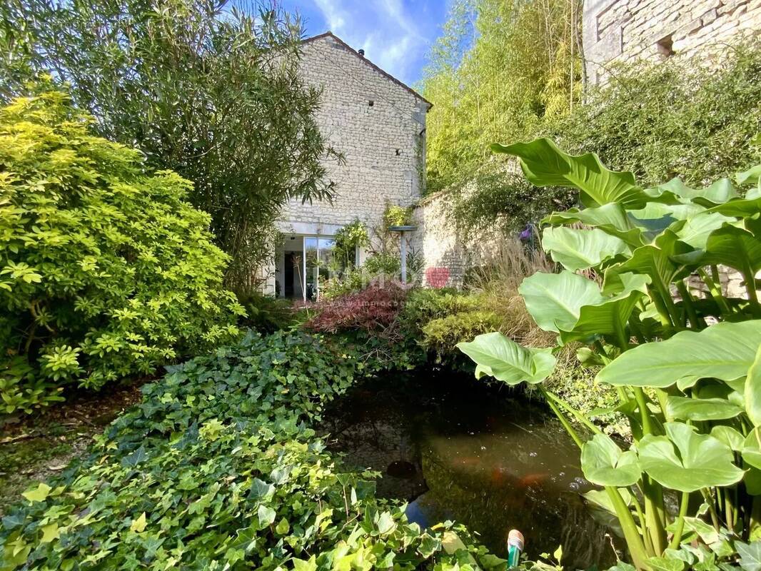 Maison à JUILLAC-LE-COQ