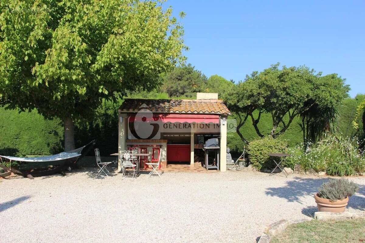 Fontvieille - maison familiale en campagne avec jardin paysagé et piscine - photo 29