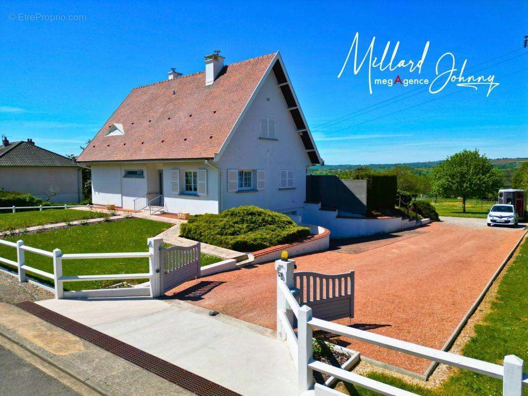 Maison à SAINT-LEGER-SUR-DHEUNE