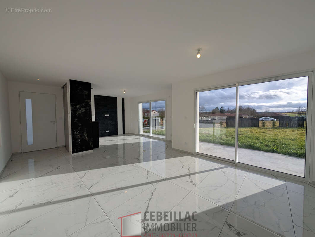 Maison à LES ANCIZES-COMPS