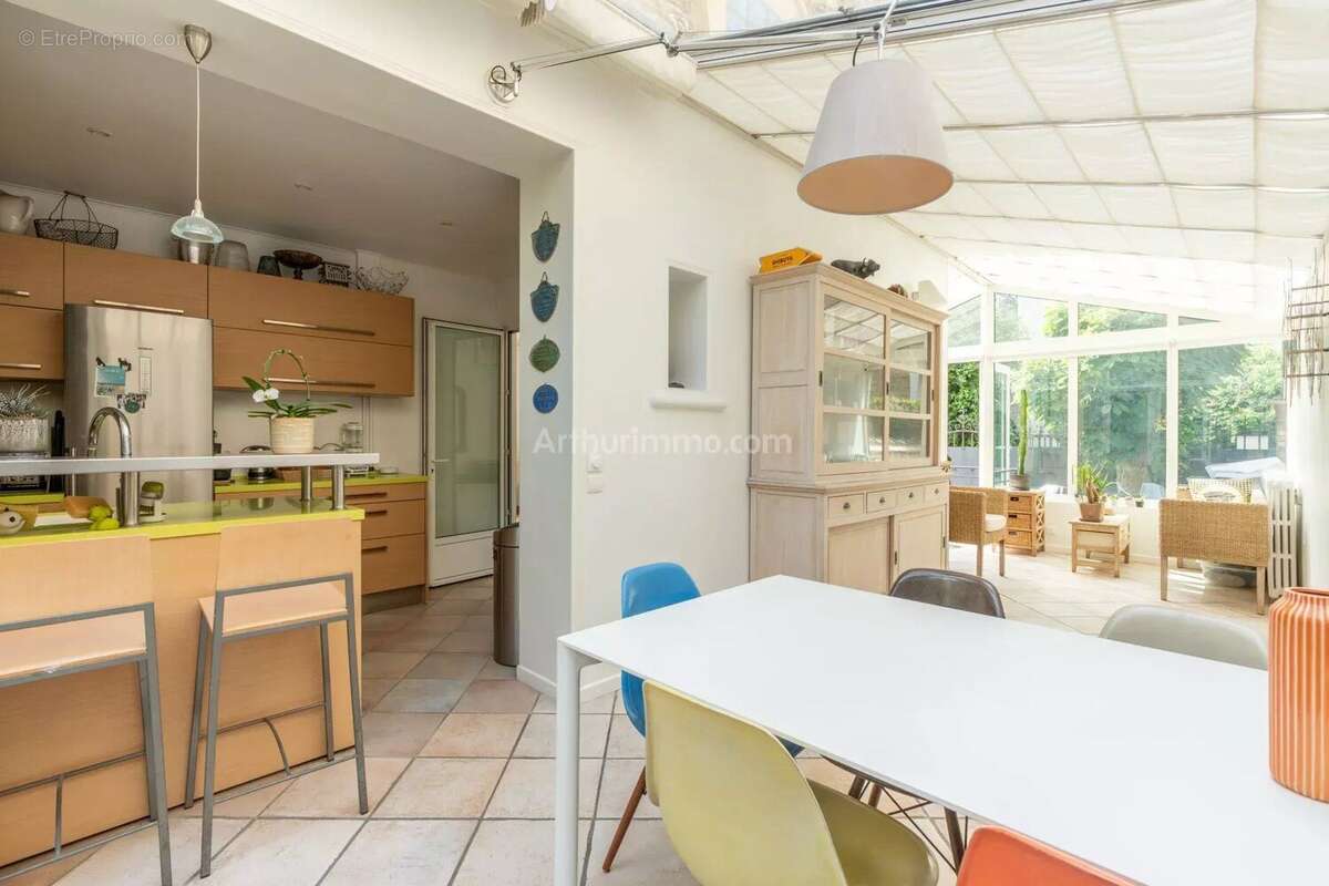 Maison à LE PERREUX-SUR-MARNE