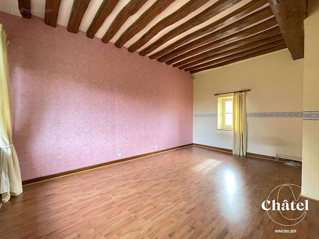 Maison à NANTEUIL-LE-HAUDOUIN