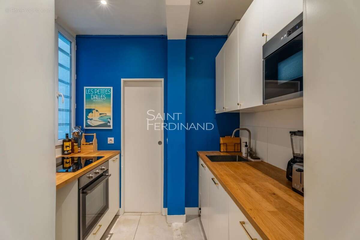 Appartement à PARIS-17E