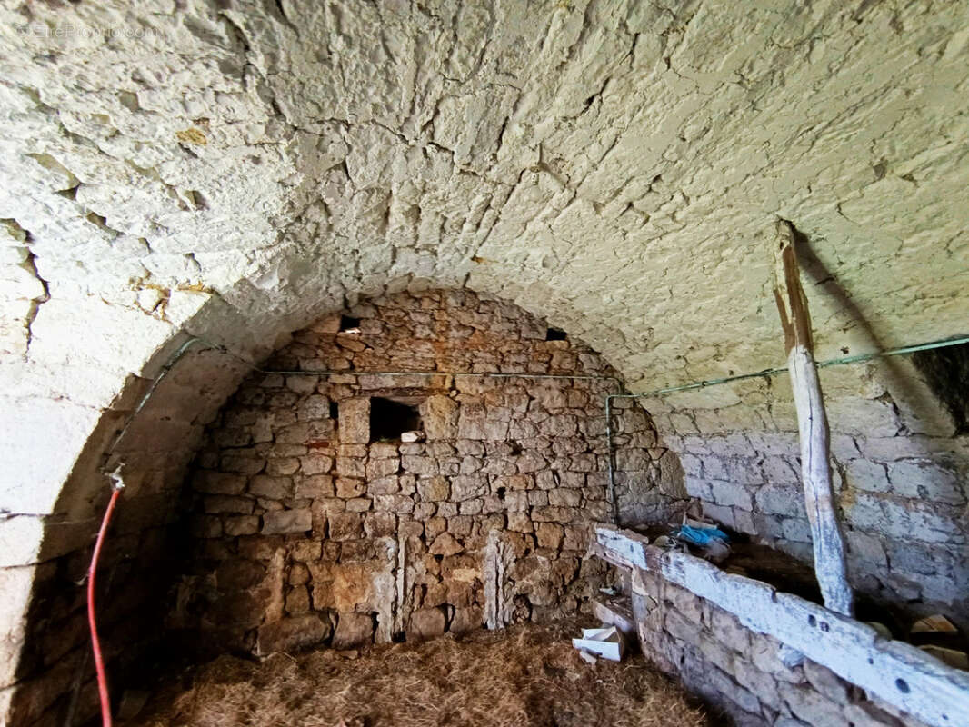 Maison à MAUROUX