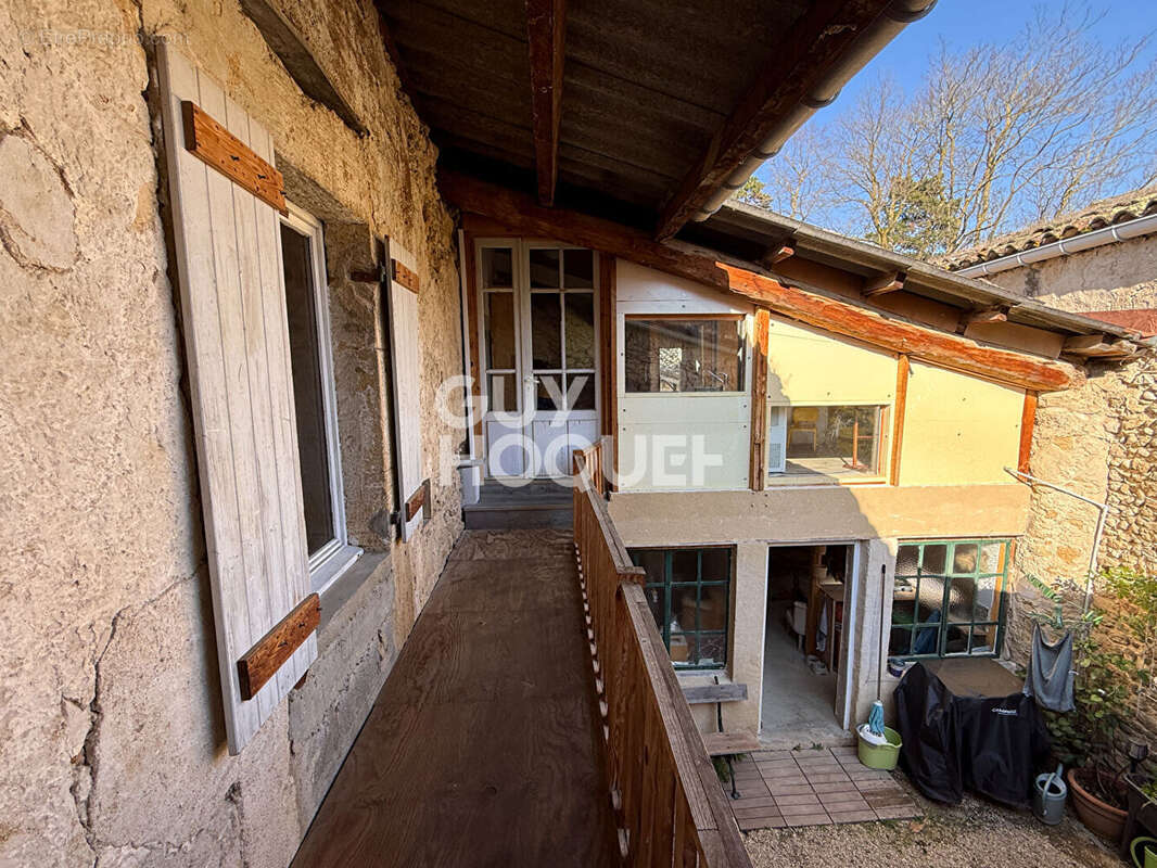 Maison à AMBONIL