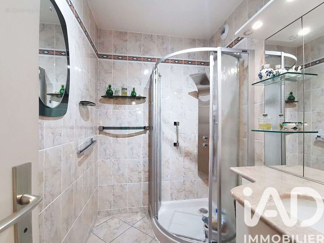 Photo 9 - Appartement à VILLEURBANNE