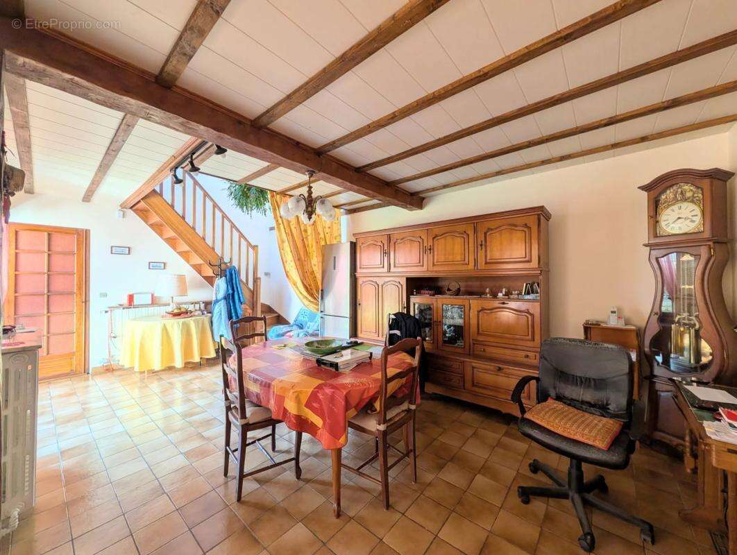 Maison à LES CLAYES-SOUS-BOIS