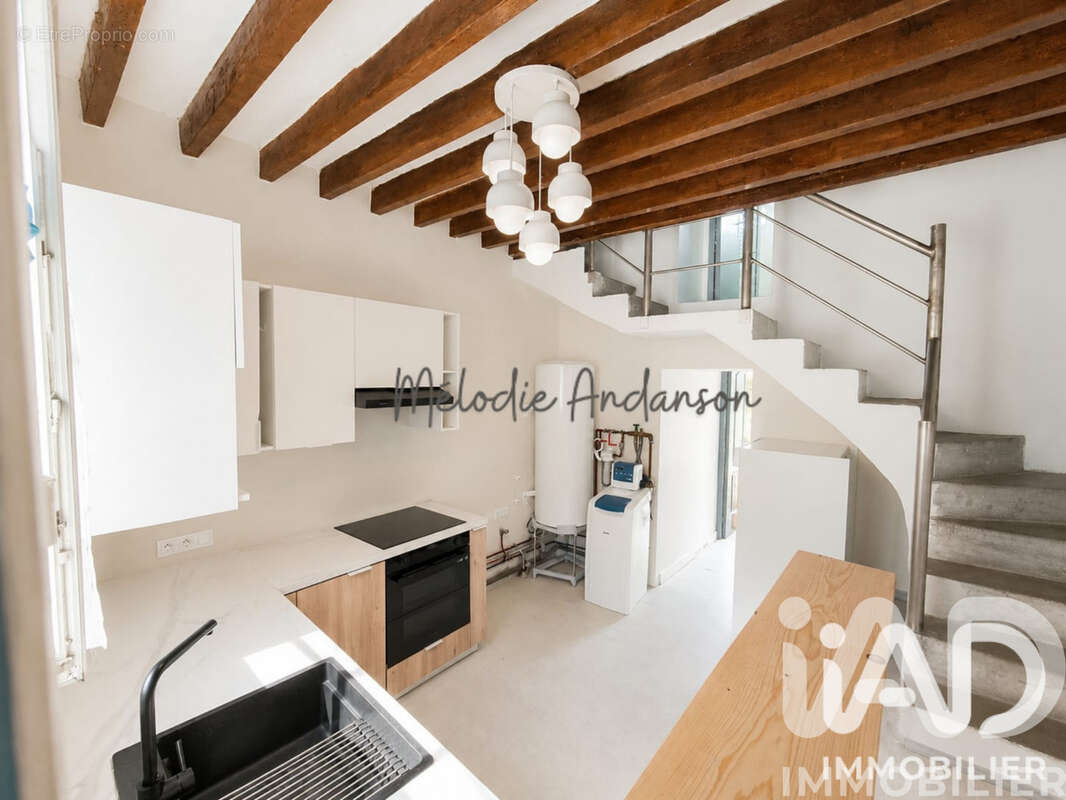 Maison 67 m² à Saint-Jean-Les-Deux-Jumeaux  - photo 3