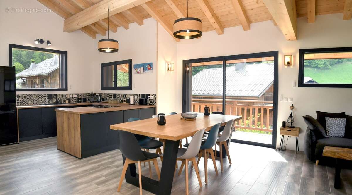 Haute Savoie (74), à vendre SAMOENS - Domaine skiable Grand-Massif - Appartement T3 + mezzanine 90 m² - photo 6