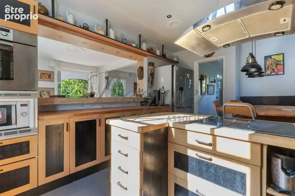 Vaucresson – Maison des années 1930 de 230 m², 4 chambres, jardin de 494 m² – Hauts-de-Seine, Île-de-France - photo 9