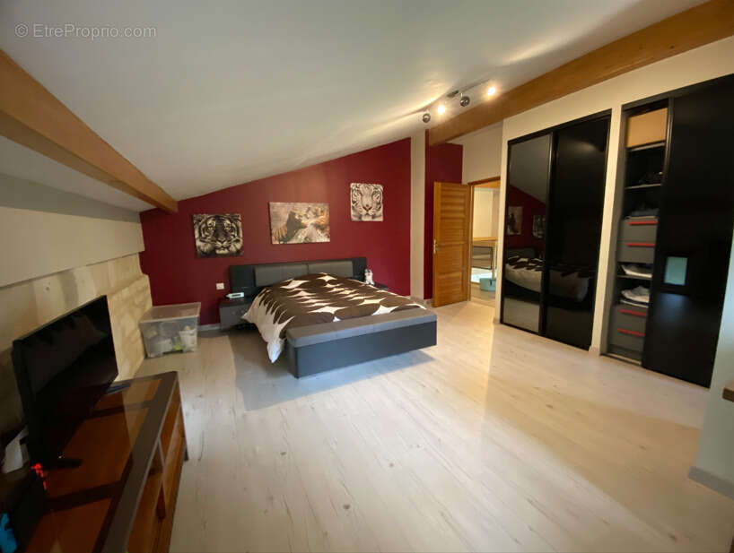 Maison à SAINT-CHRISTOLY-DE-BLAYE