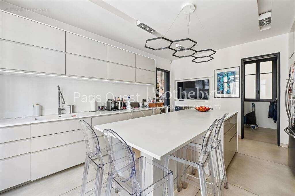 Appartement à NEUILLY-SUR-SEINE