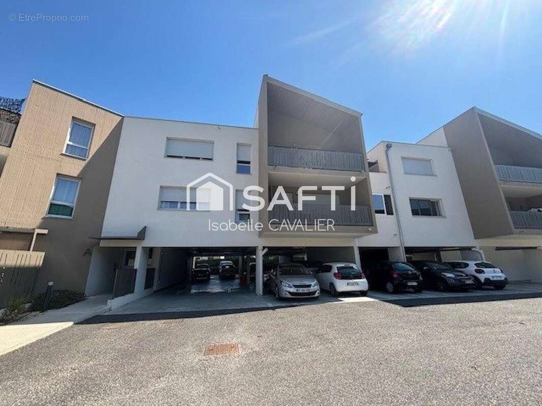 Photo 3 - Appartement à CHATEAUNEUF-DE-GADAGNE
