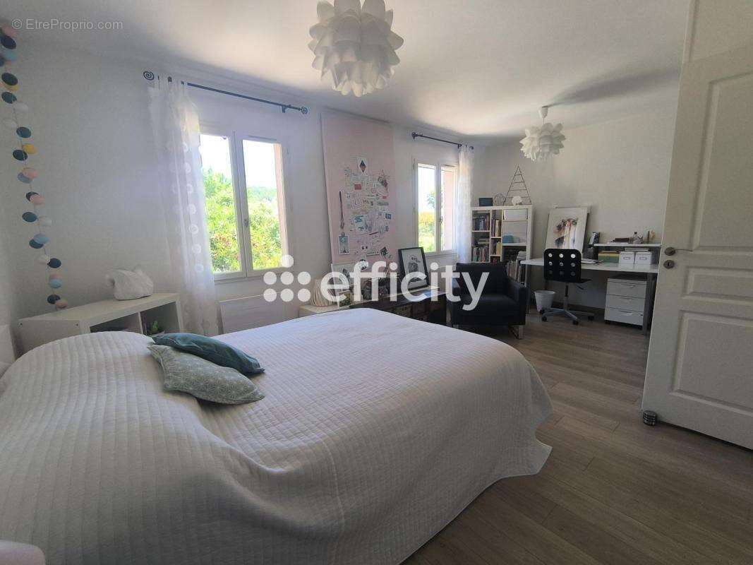 Maison 122 m² à Figanieres  - photo 7