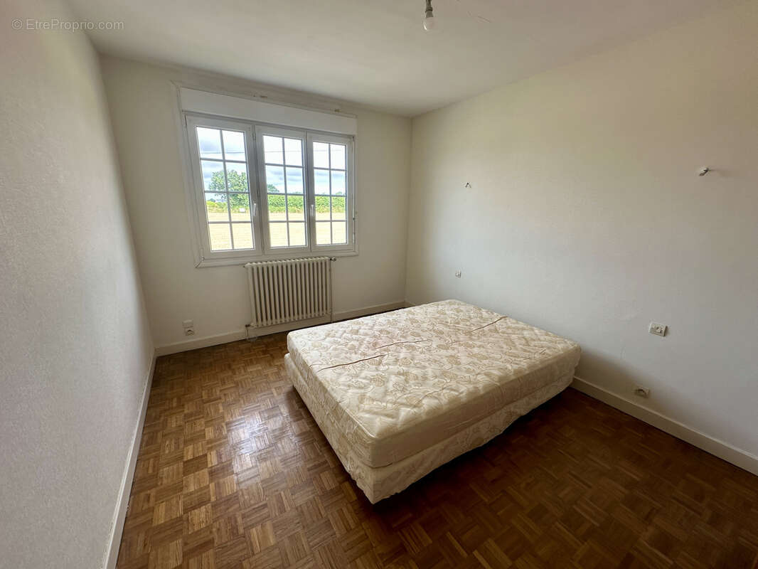 Trédarzec   Maison familiale 5 chambres avec potentiel de logement indépendant   Terrain de 1 120 m2 - photo 7