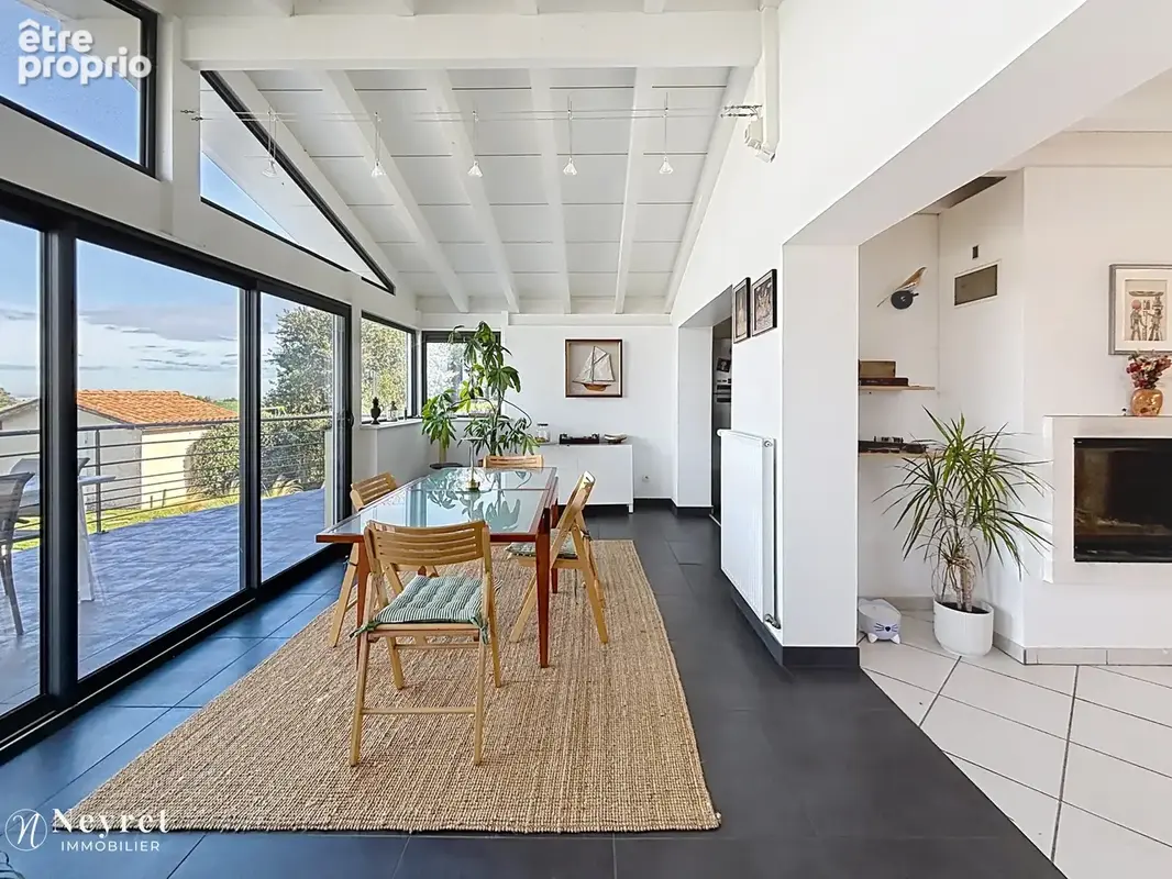 Maison 135 m2   Vue panoramique Lyon   Piscine   Terrain 1 000 m2   DPE B - photo 9