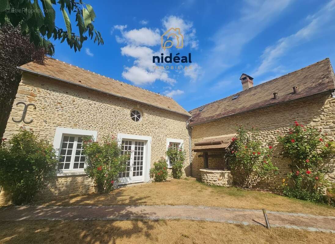 Maison 323 m² à Menilles  - photo 3