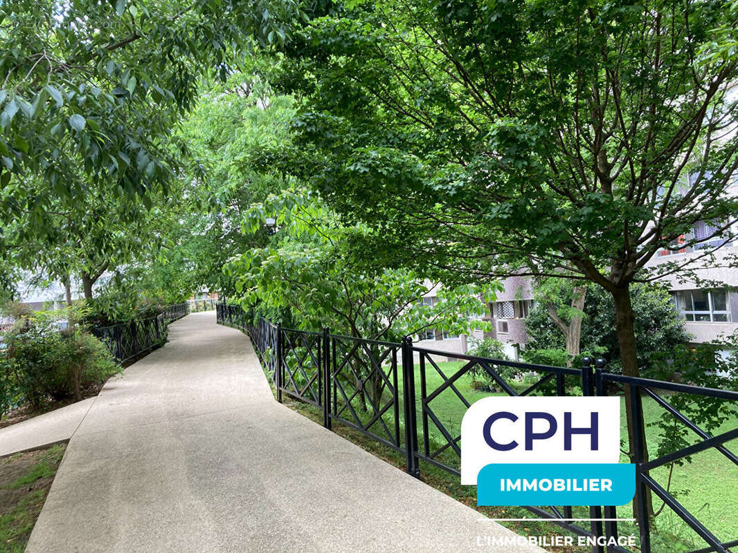 Appartement à COURBEVOIE
