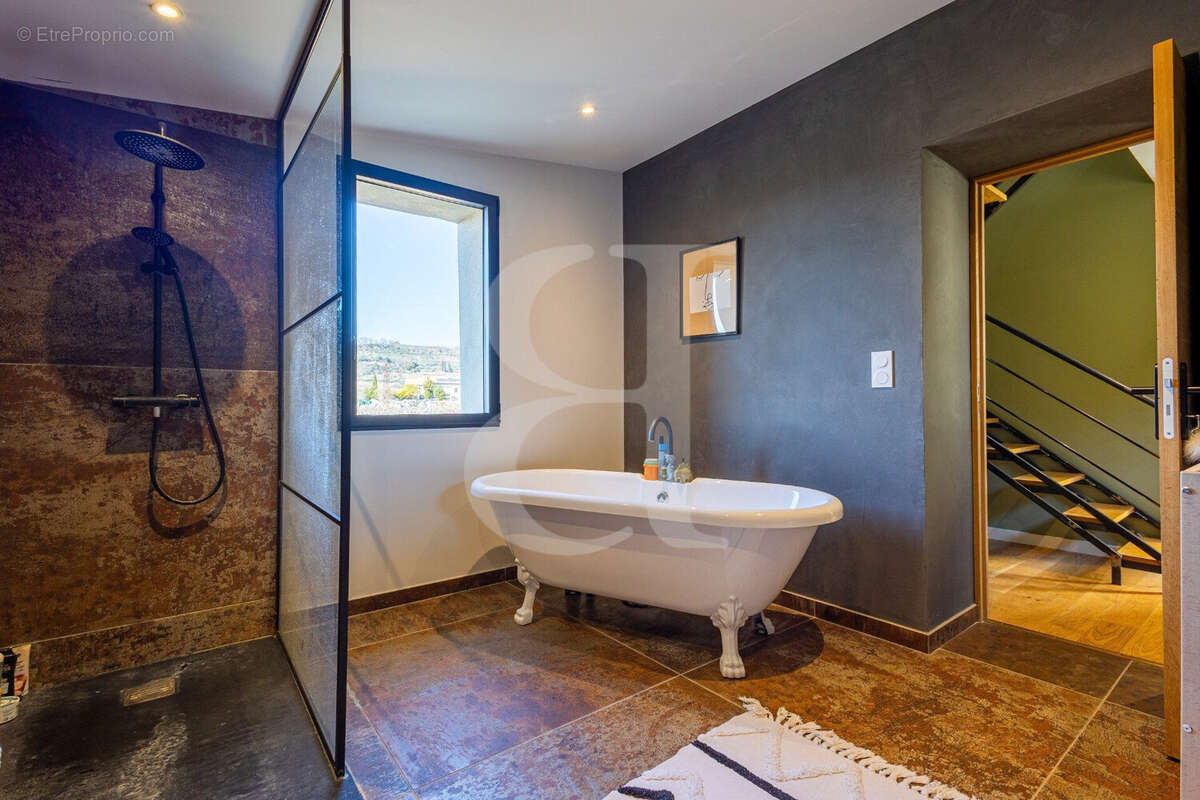 Maison à VAISON-LA-ROMAINE